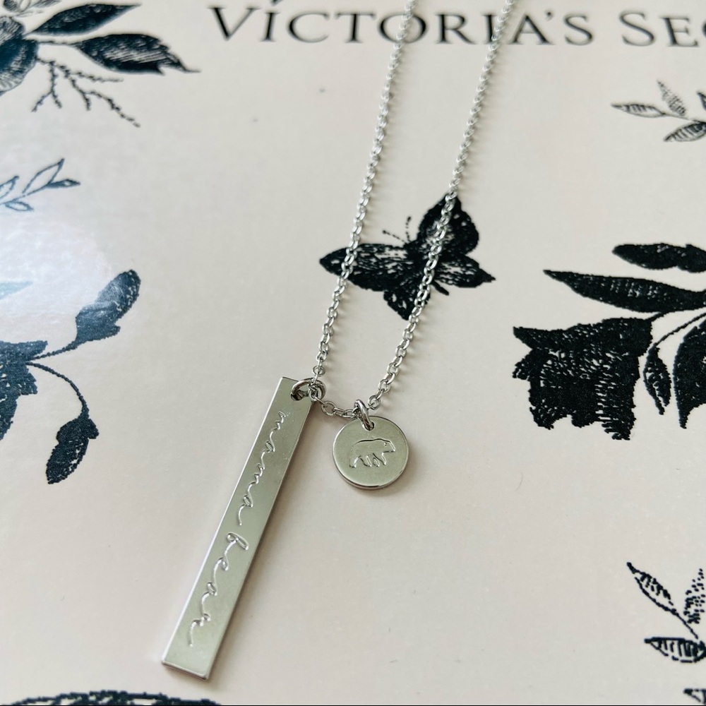 Silver Mama bear bar pendant necklace